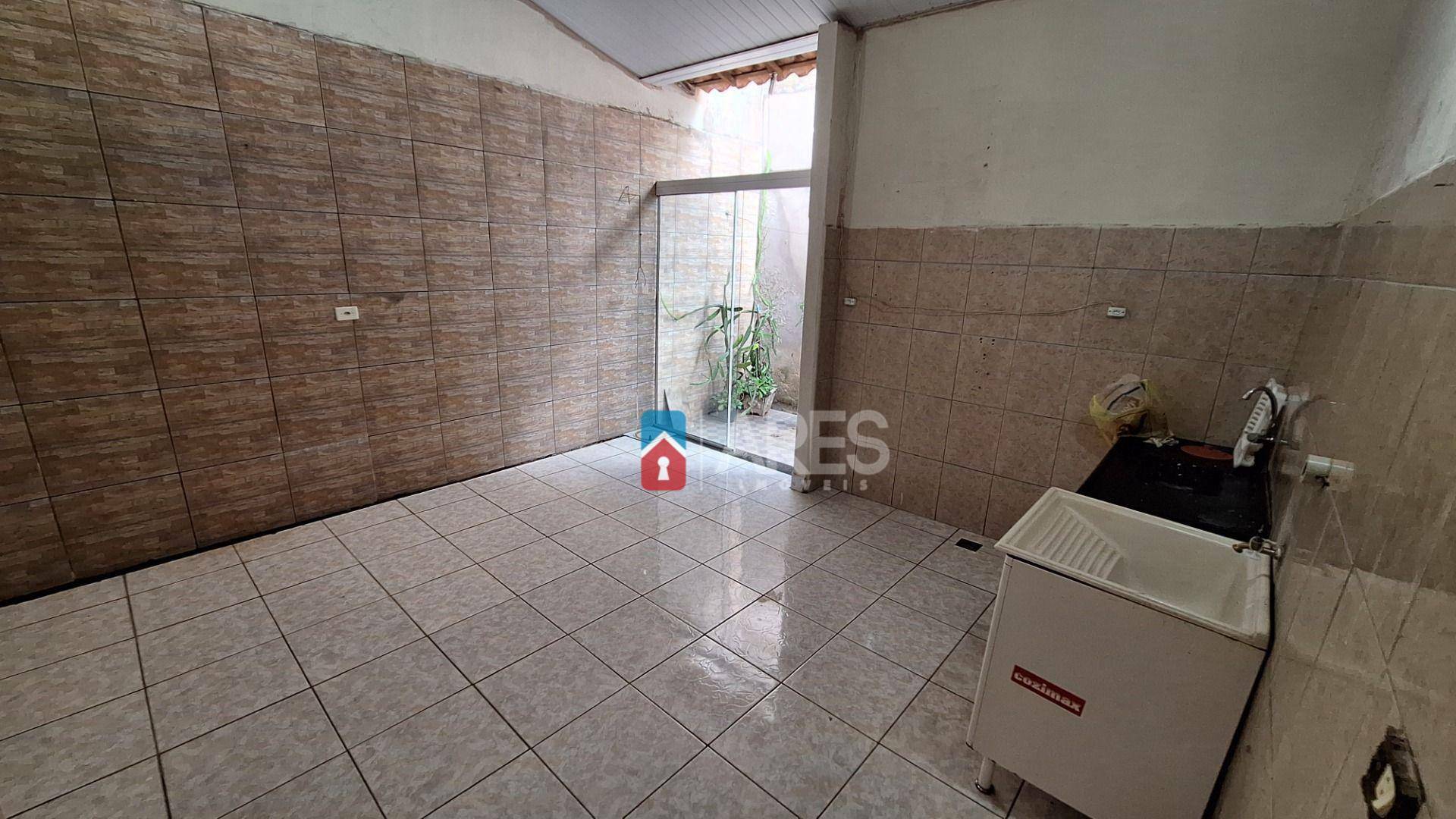 Casa para alugar com 2 quartos, 140m² - Foto 12