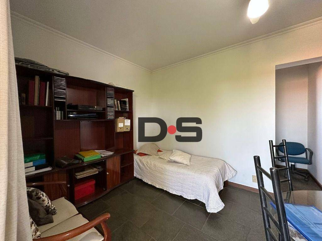 Casa à venda com 3 quartos, 233m² - Foto 15