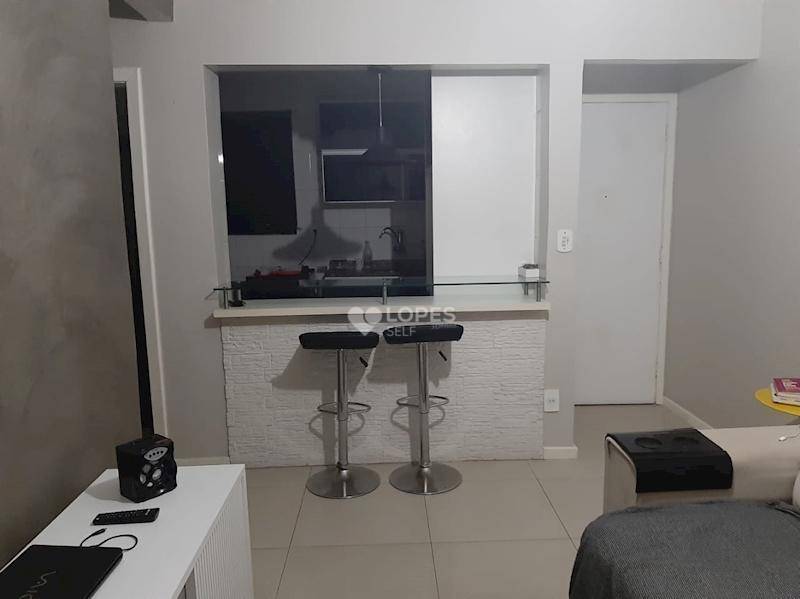 Apartamento à venda com 2 quartos, 79m² - Foto 3