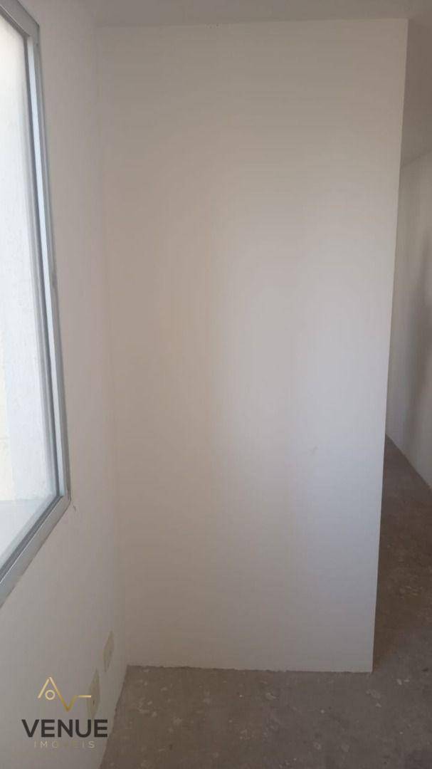 Apartamento à venda com 2 quartos, 40m² - Foto 17