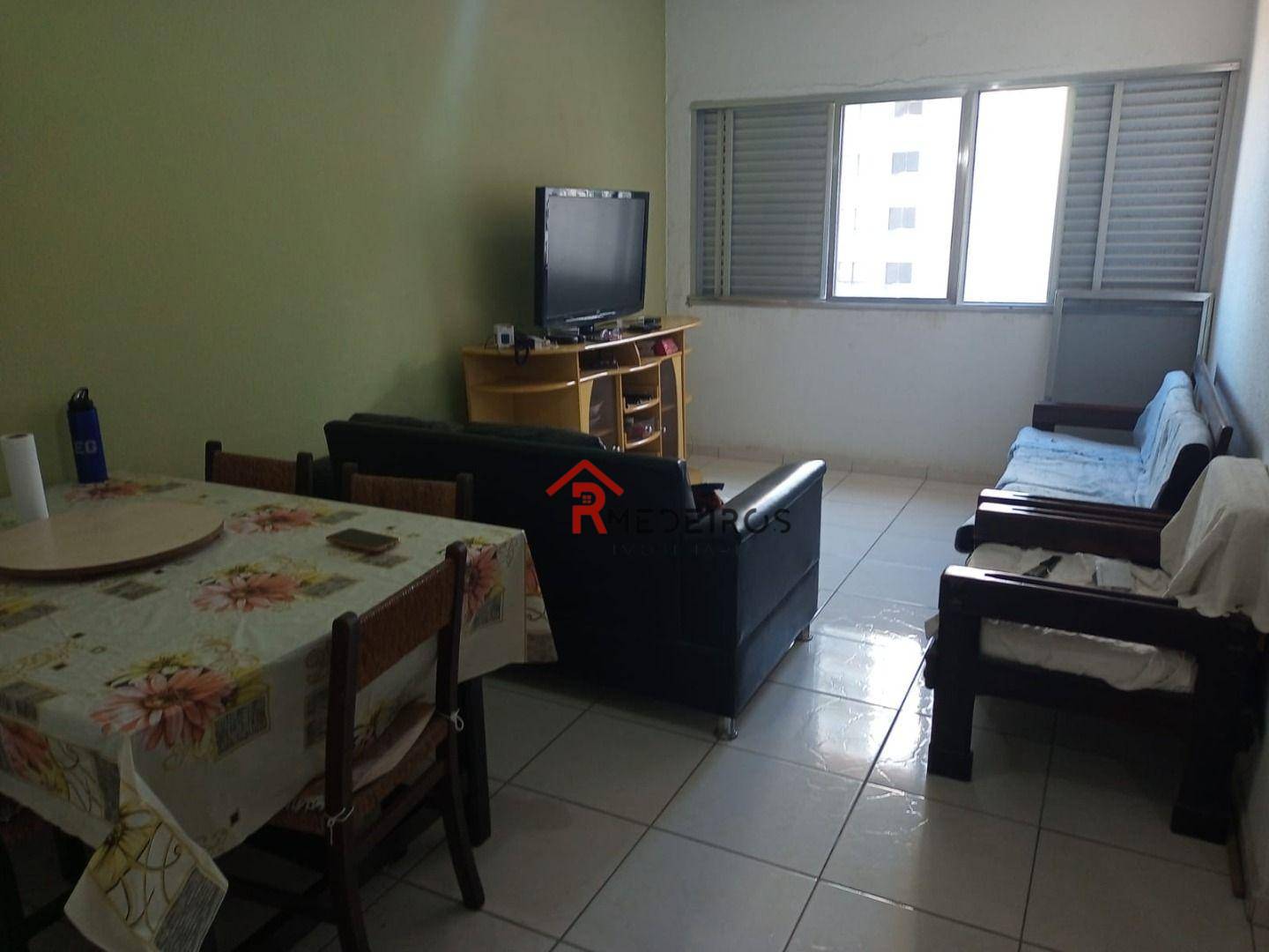 Apartamento à venda com 2 quartos, 75m² - Foto 2