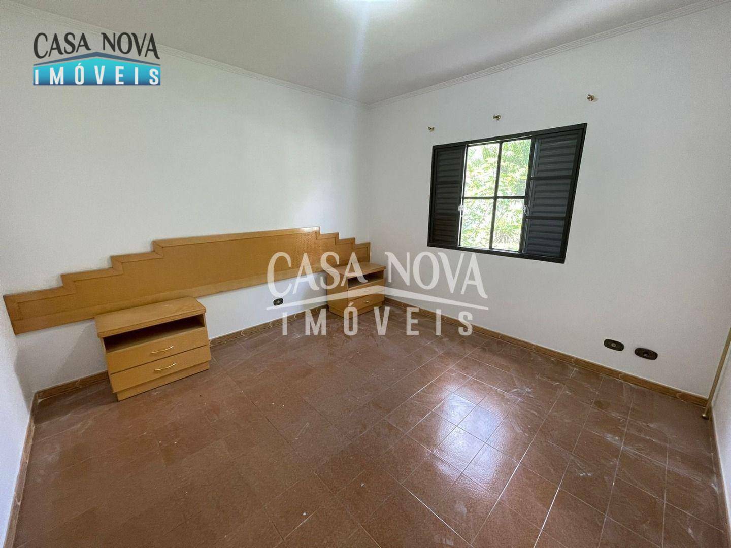 Casa de Condomínio para alugar com 3 quartos, 300m² - Foto 7