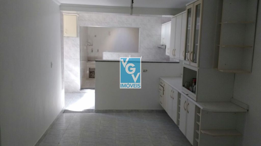 Casa para alugar com 3 quartos, 220m² - Foto 14