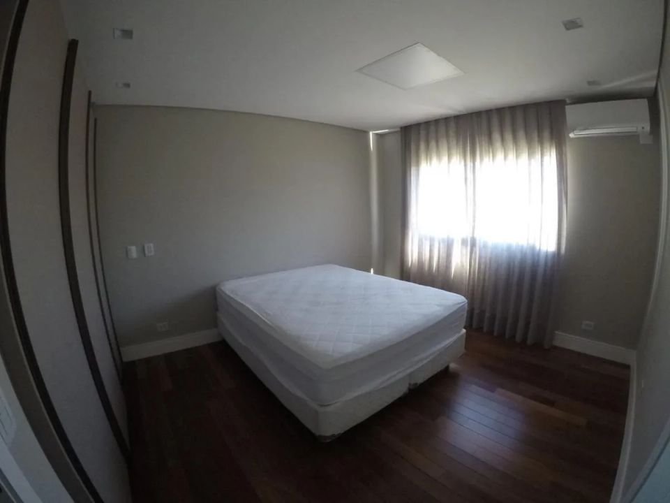 Casa de Condomínio à venda com 4 quartos, 360m² - Foto 3