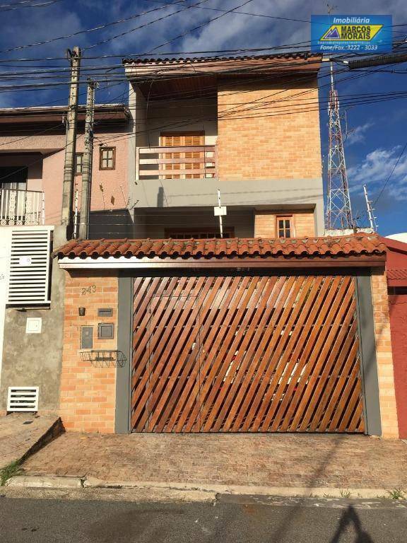 Casa à venda com 3 quartos, 234m² - Foto 1