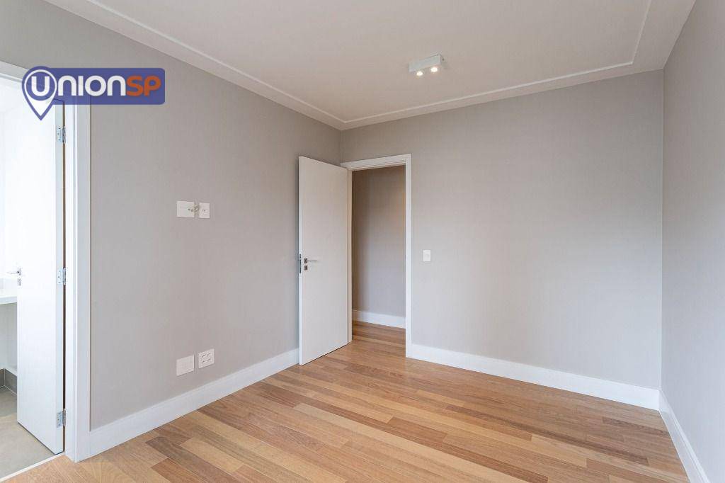 Apartamento à venda com 3 quartos, 162m² - Foto 18