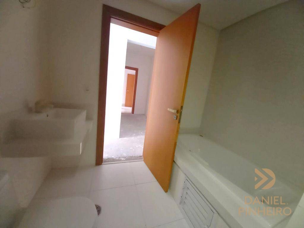 Apartamento à venda com 3 quartos, 150m² - Foto 18