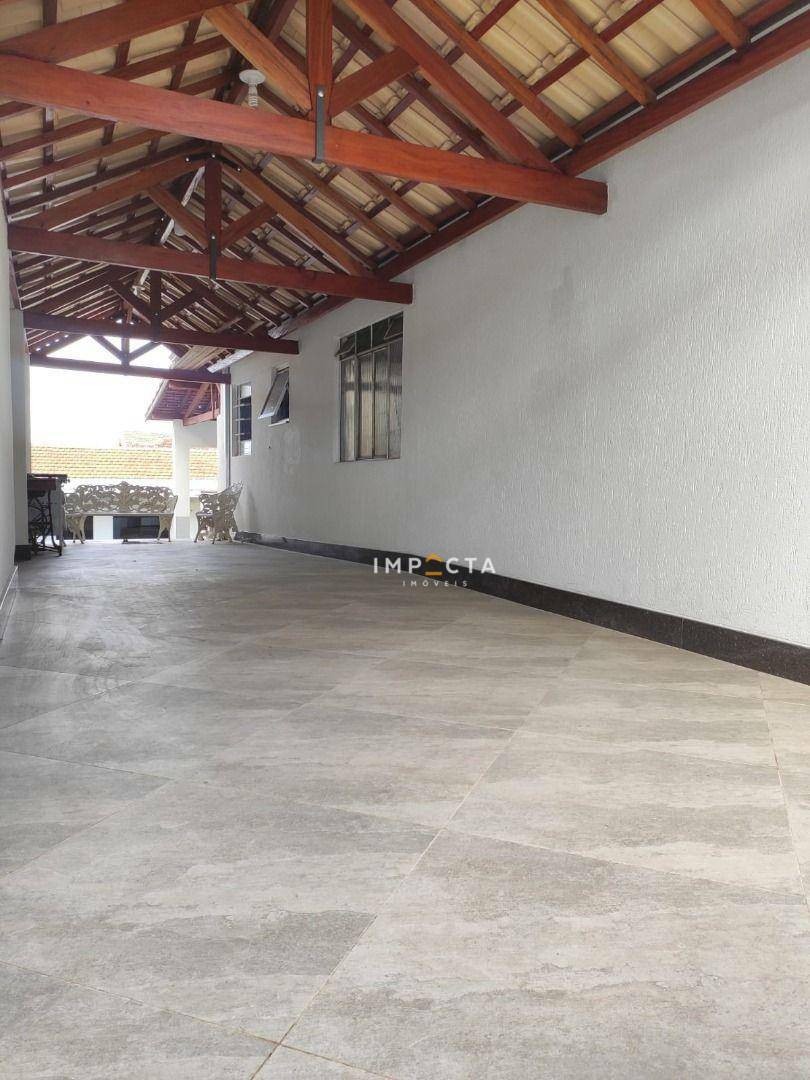 Casa à venda com 3 quartos, 170m² - Foto 3