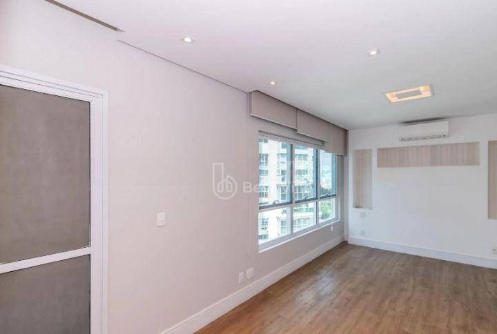 Apartamento para alugar com 3 quartos, 150m² - Foto 9