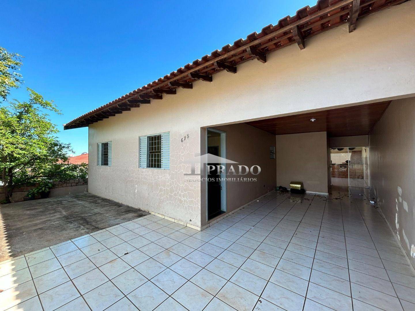 Casa para alugar com 4 quartos, 248m² - Foto 2