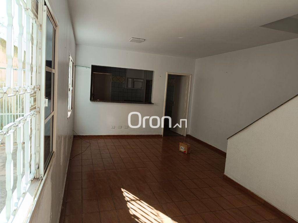 Sobrado à venda com 5 quartos, 200m² - Foto 3