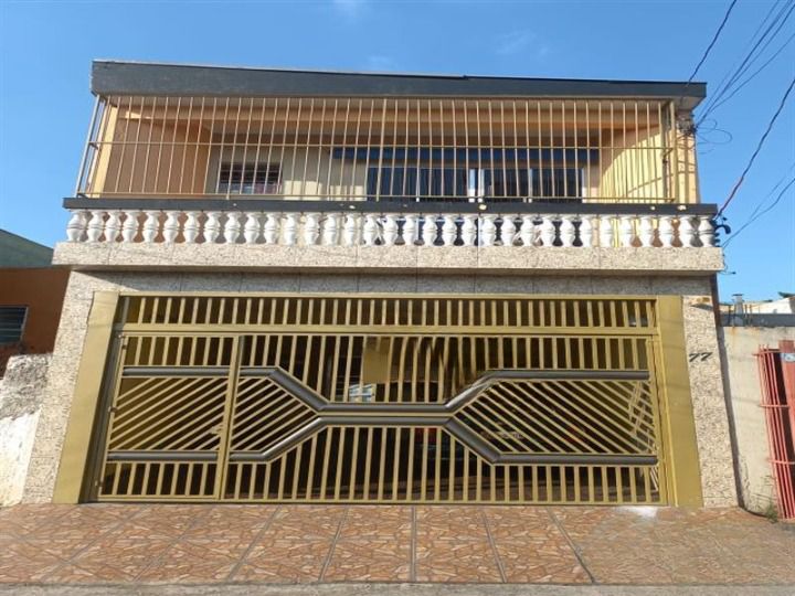 Sobrado à venda com 5 quartos, 250m² - Foto 1