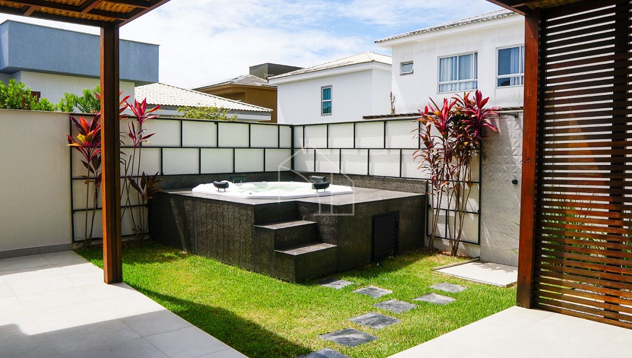 Casa de Condomínio à venda com 3 quartos, 270m² - Foto 2