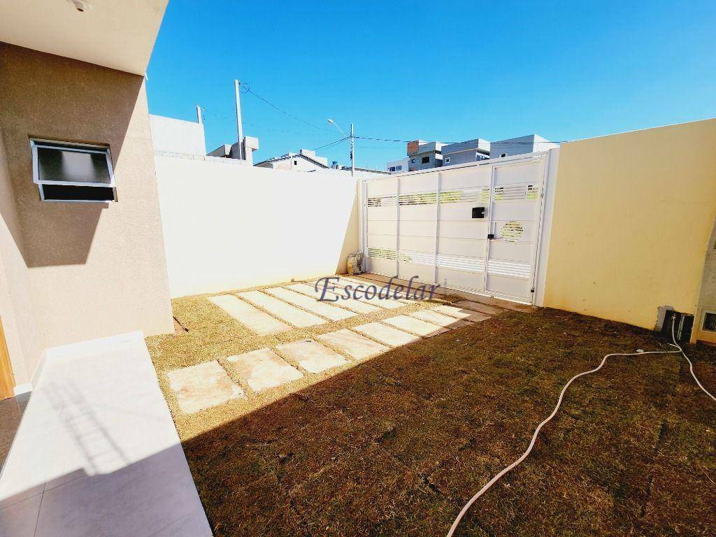 Casa à venda com 3 quartos, 108m² - Foto 2