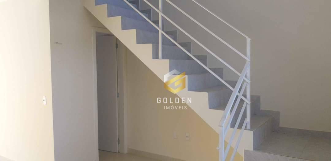 Sobrado à venda com 2 quartos, 65m² - Foto 2