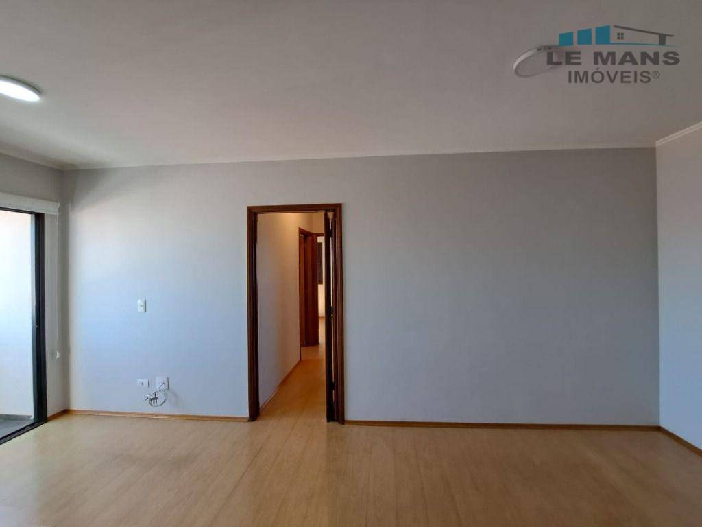 Apartamento à venda com 3 quartos, 75m² - Foto 7