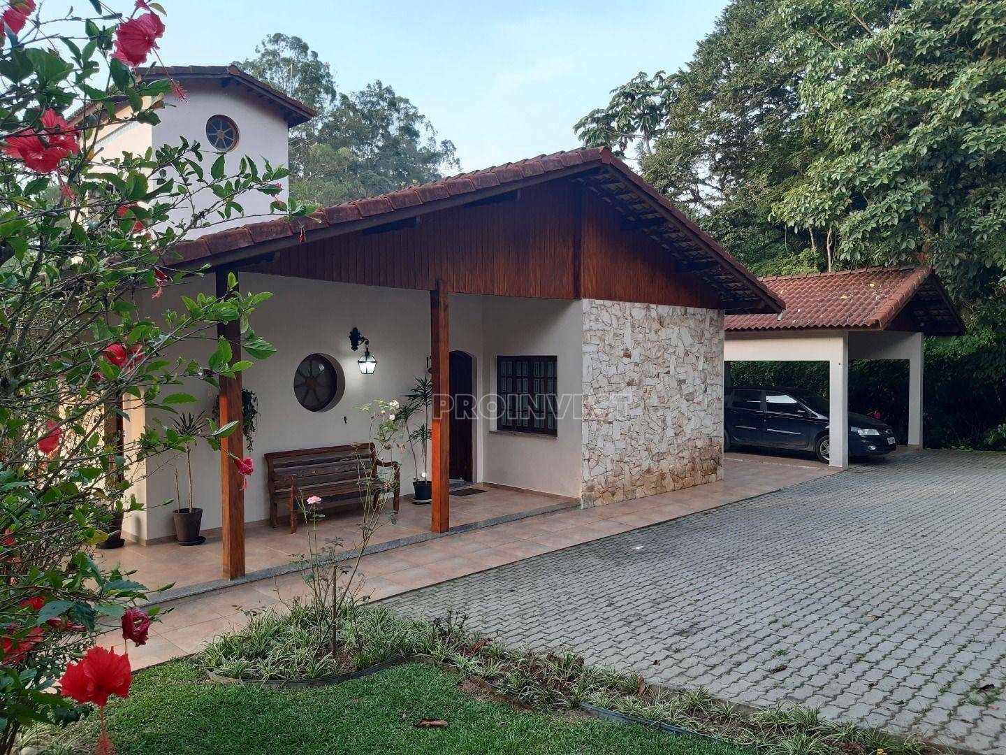 Casa à venda com 3 quartos, 323m² - Foto 1