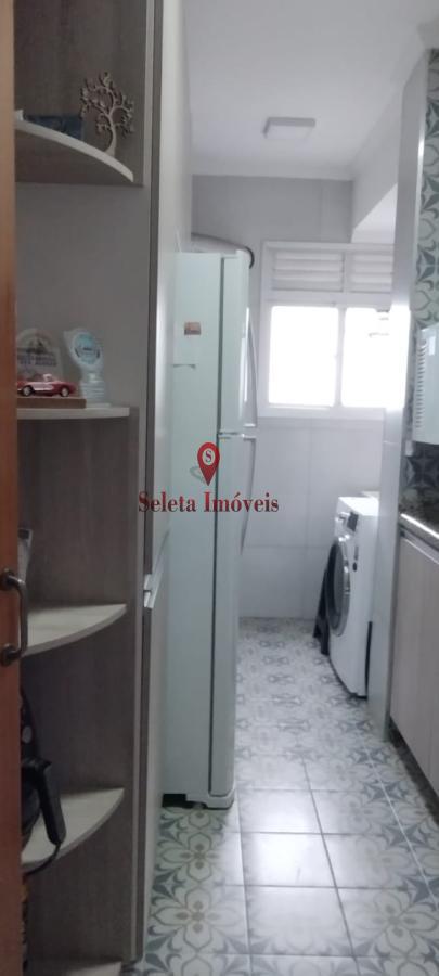 Apartamento à venda com 2 quartos, 65m² - Foto 3