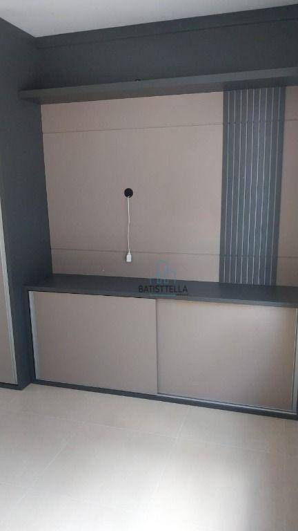 Apartamento à venda com 2 quartos, 74m² - Foto 2