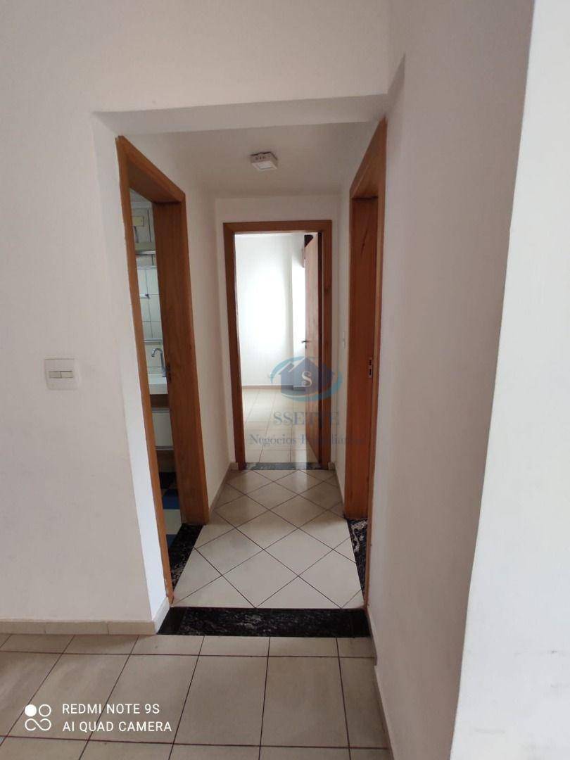 Apartamento à venda com 2 quartos, 80m² - Foto 3