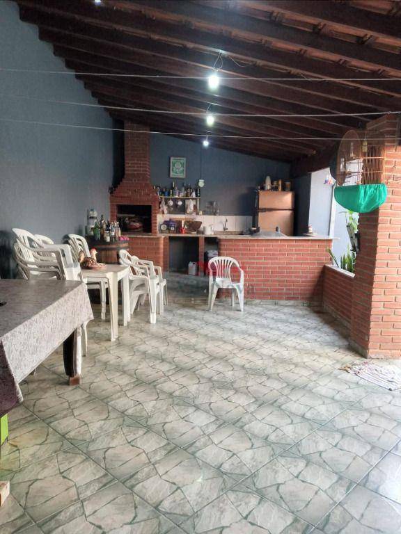 Casa, 3 quartos, 258 m² - Foto 1