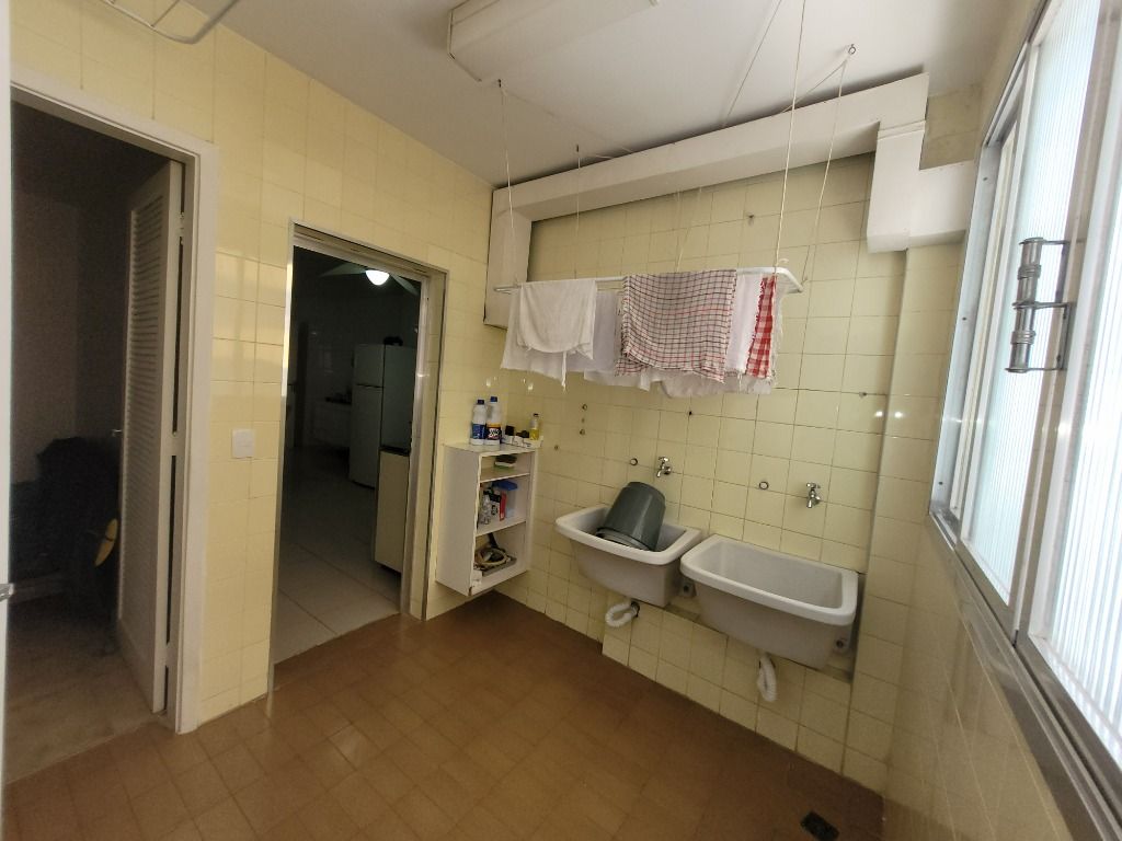 Apartamento à venda com 3 quartos, 140m² - Foto 17