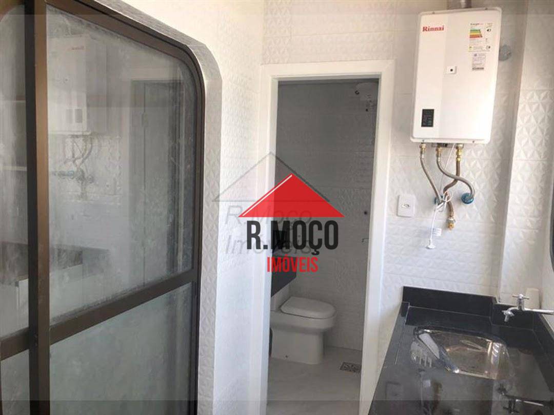 Apartamento à venda com 3 quartos, 209m² - Foto 12