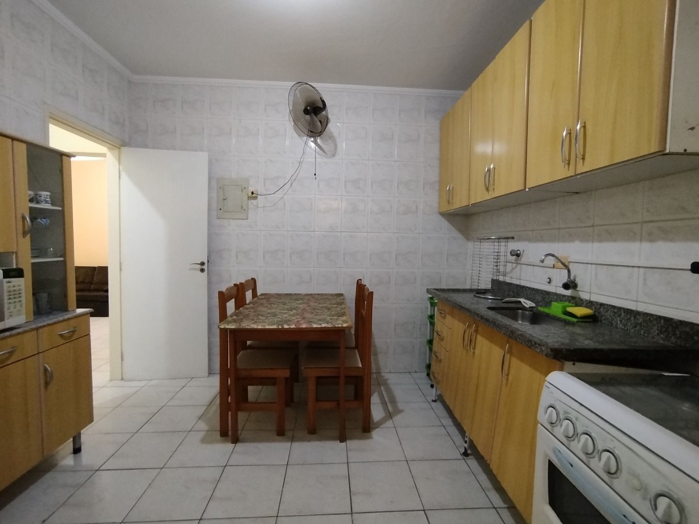 Apartamento à venda com 2 quartos, 70m² - Foto 13