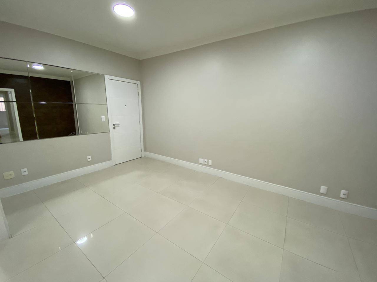 Apartamento à venda com 3 quartos, 105m² - Foto 3