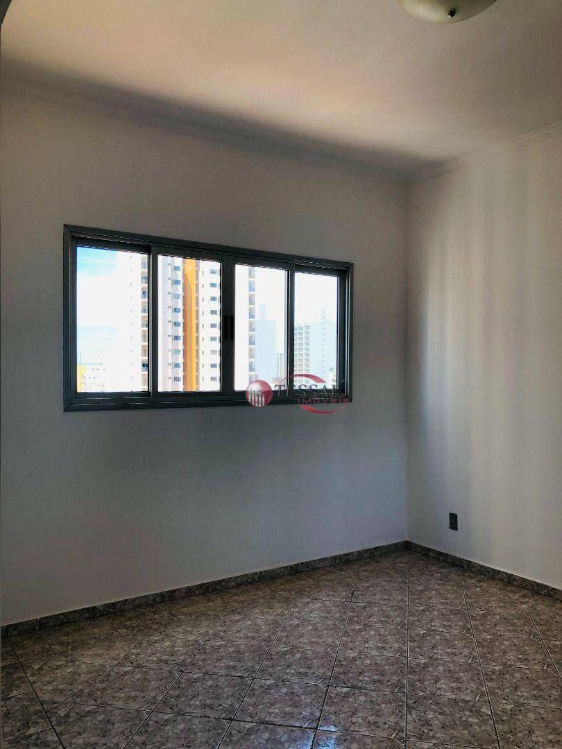 Apartamento à venda com 2 quartos, 75m² - Foto 2