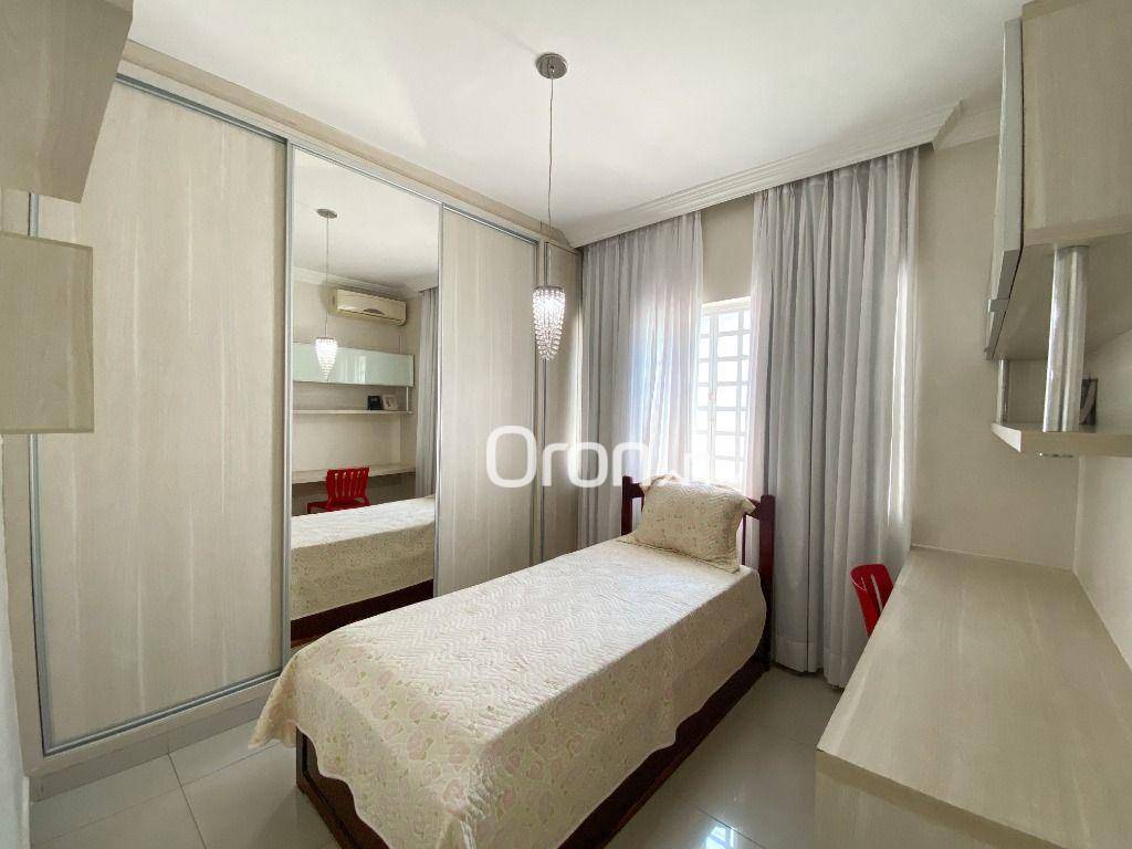 Casa à venda com 4 quartos, 380m² - Foto 13