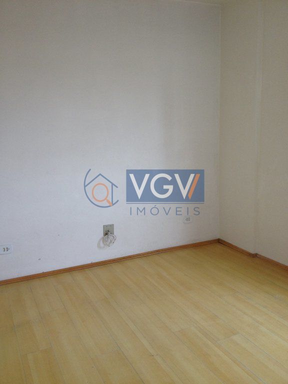 Apartamento à venda com 2 quartos, 70m² - Foto 2