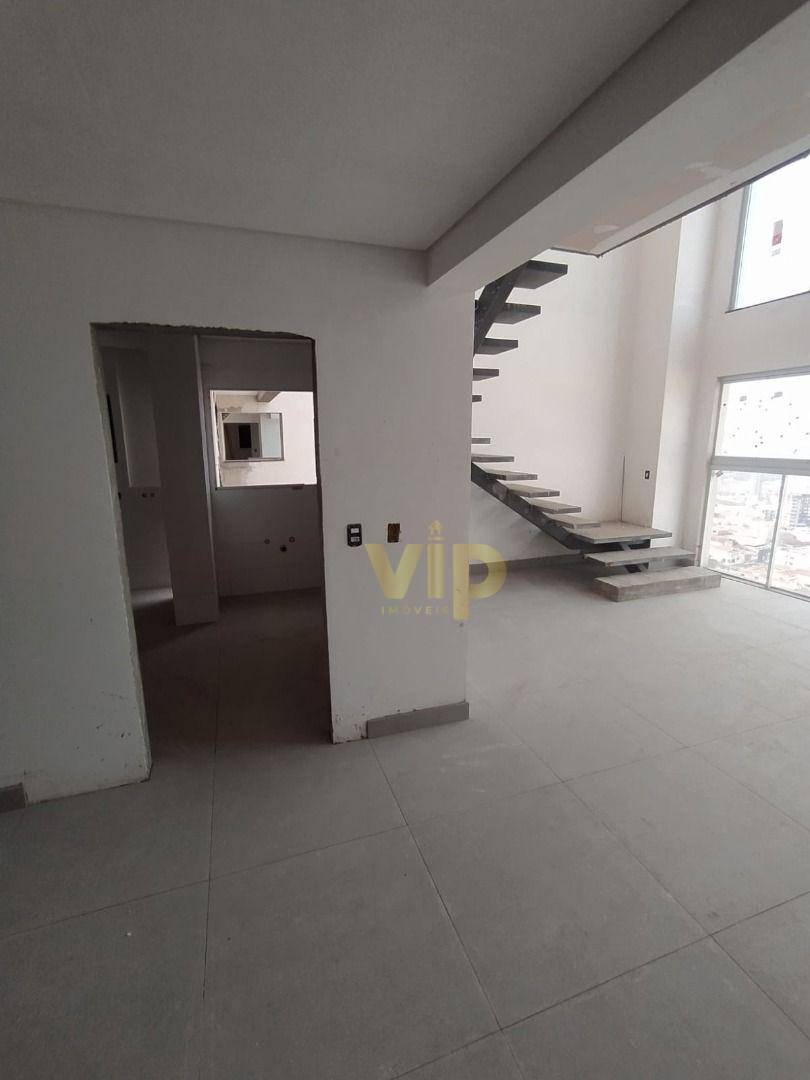 Apartamento à venda com 4 quartos, 225m² - Foto 5