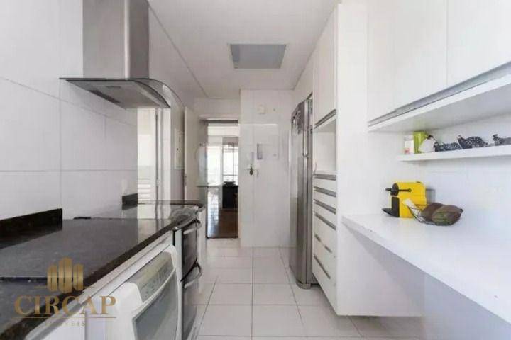 Apartamento à venda com 3 quartos, 147m² - Foto 11