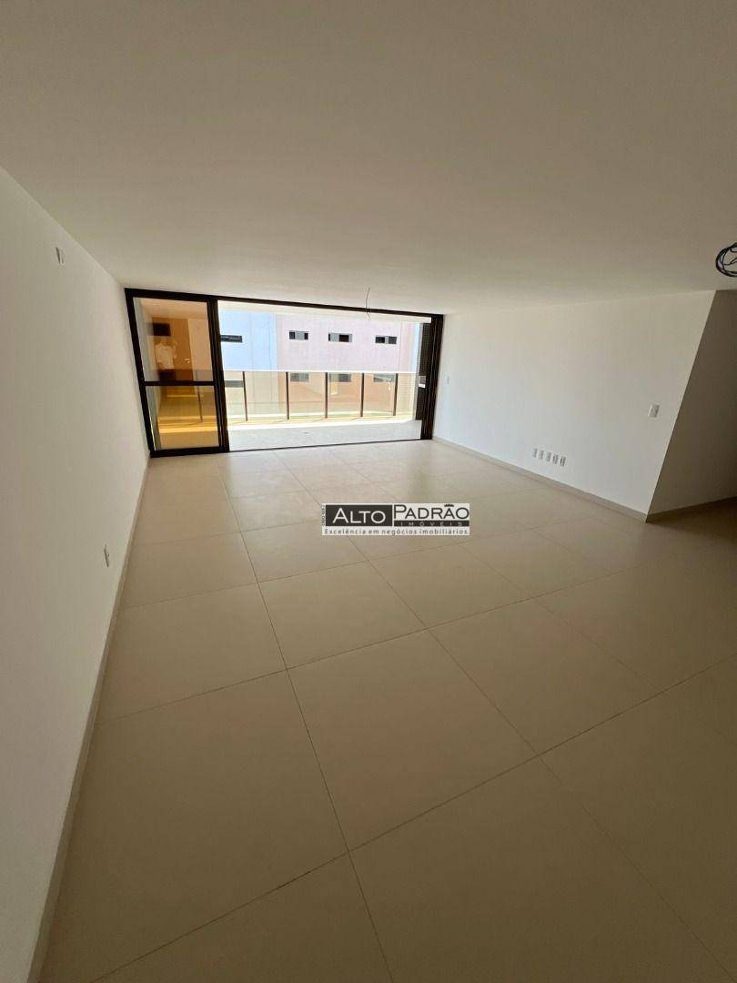 Apartamento à venda com 4 quartos, 234m² - Foto 4