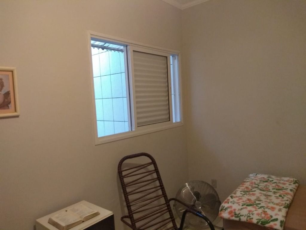 Casa à venda com 4 quartos, 180m² - Foto 13