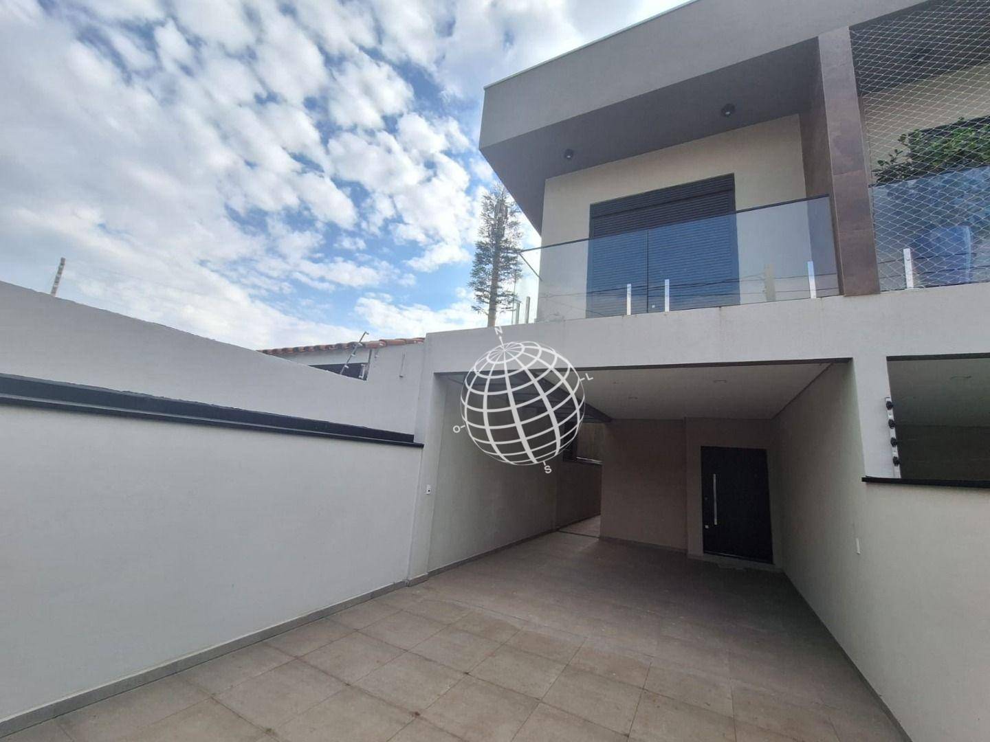 Casa à venda com 3 quartos, 180m² - Foto 2