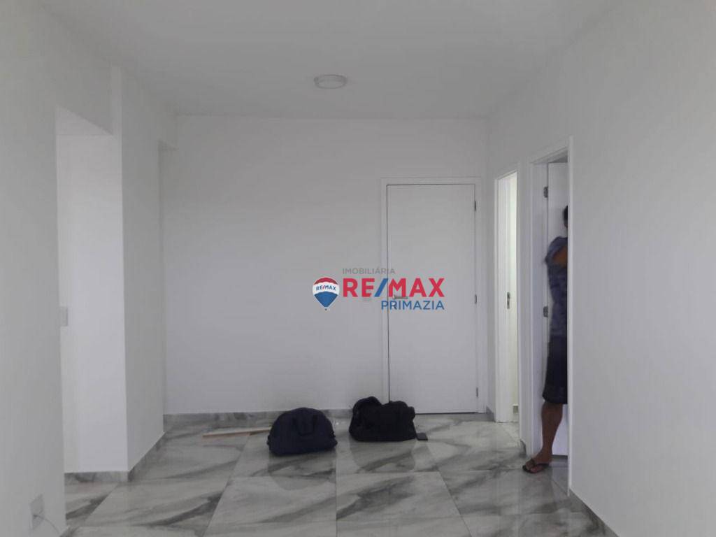 Apartamento à venda com 2 quartos, 75m² - Foto 7