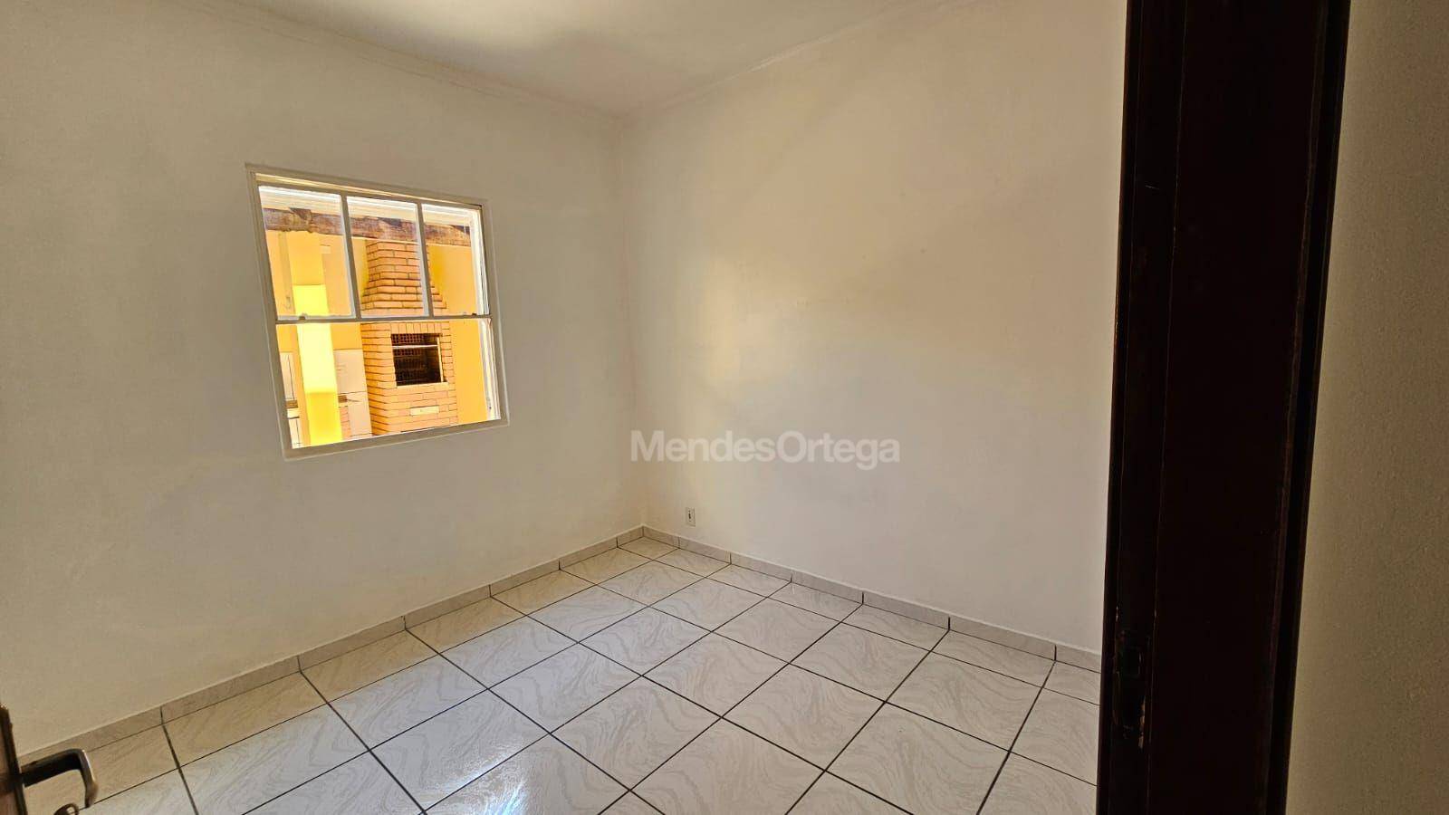 Casa para alugar com 2 quartos, 117m² - Foto 4