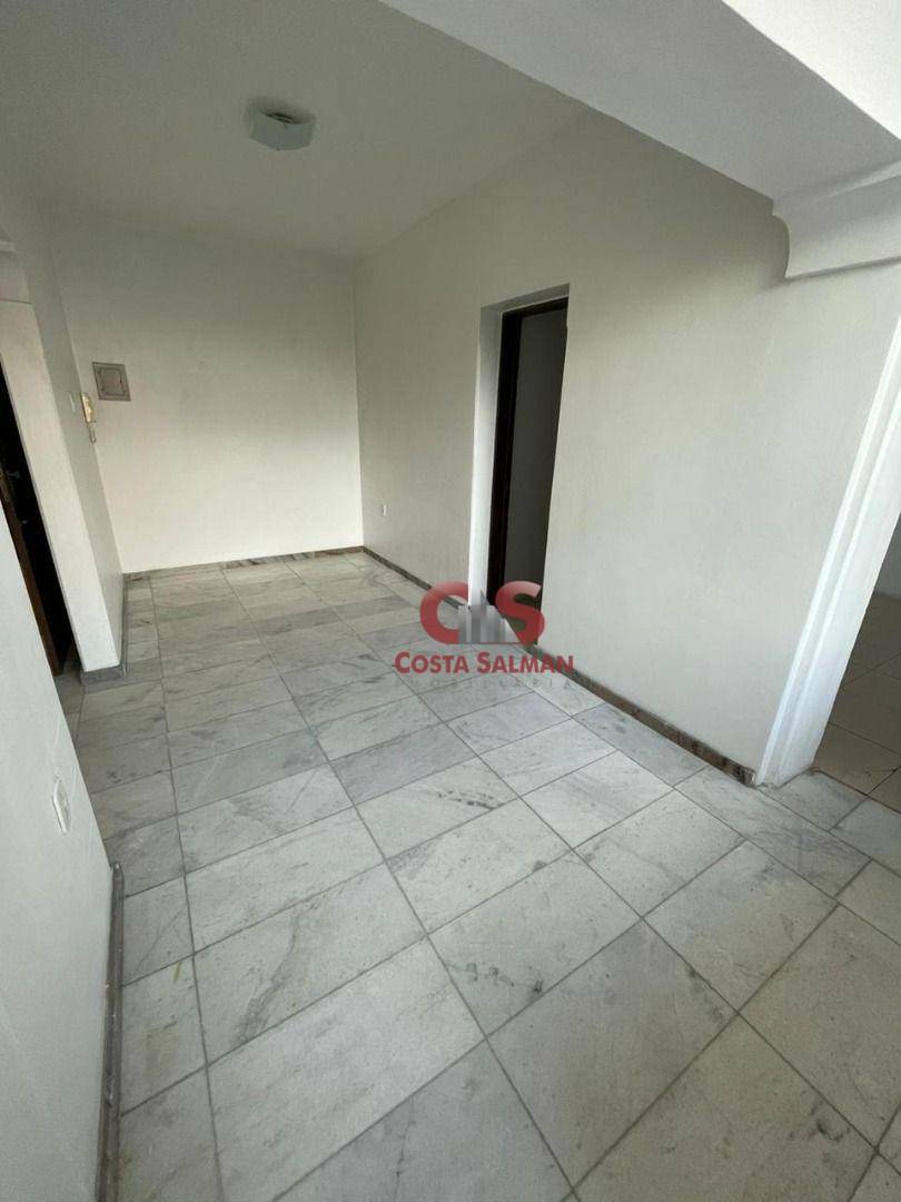 Apartamento à venda com 2 quartos, 70m² - Foto 3