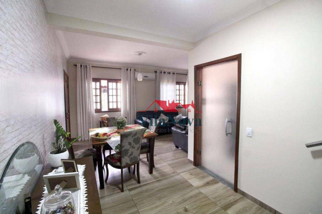 Casa à venda com 3 quartos, 191m² - Foto 2