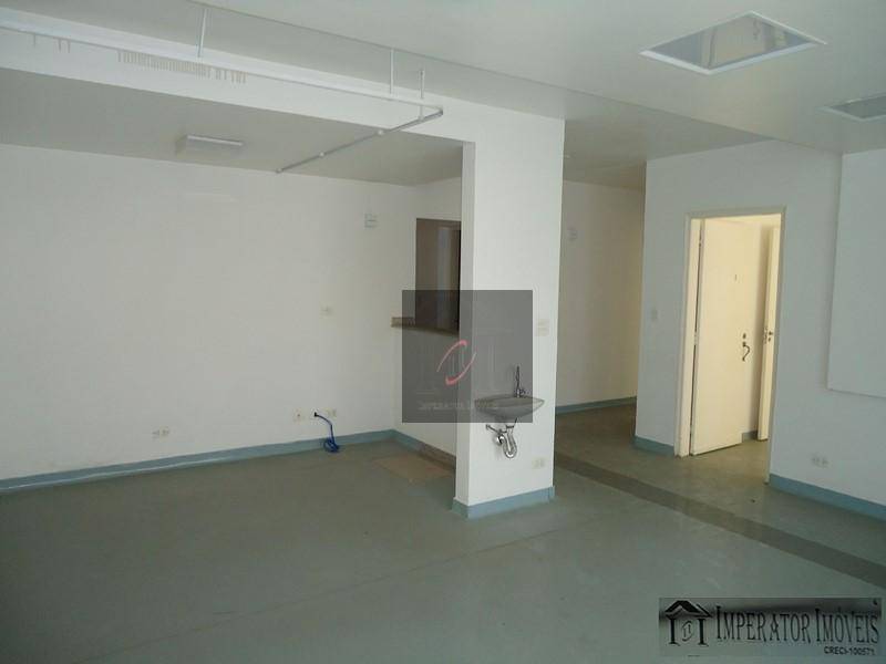 Casa para alugar com 4 quartos, 200m² - Foto 16