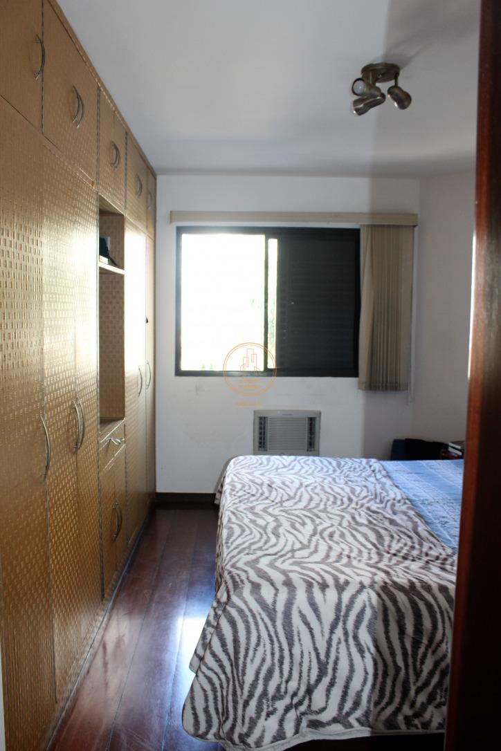 Apartamento à venda com 4 quartos, 210m² - Foto 25