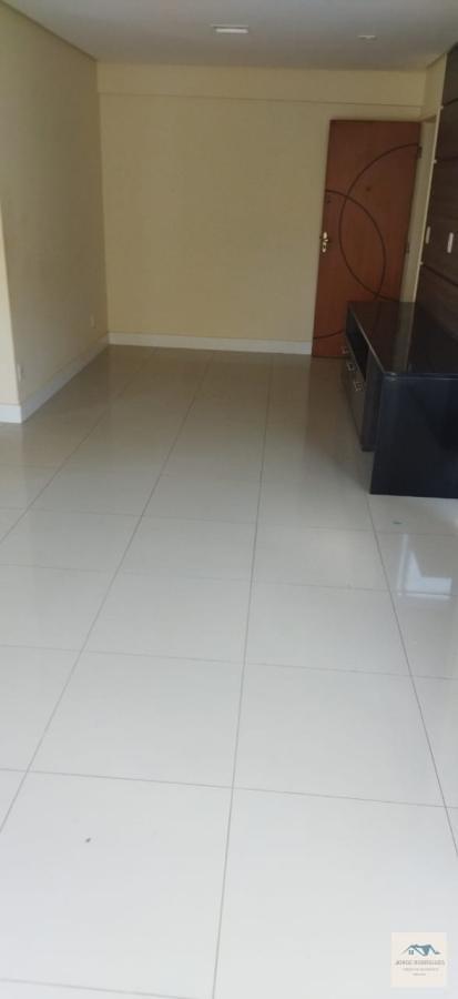 Apartamento à venda com 2 quartos, 70m² - Foto 6