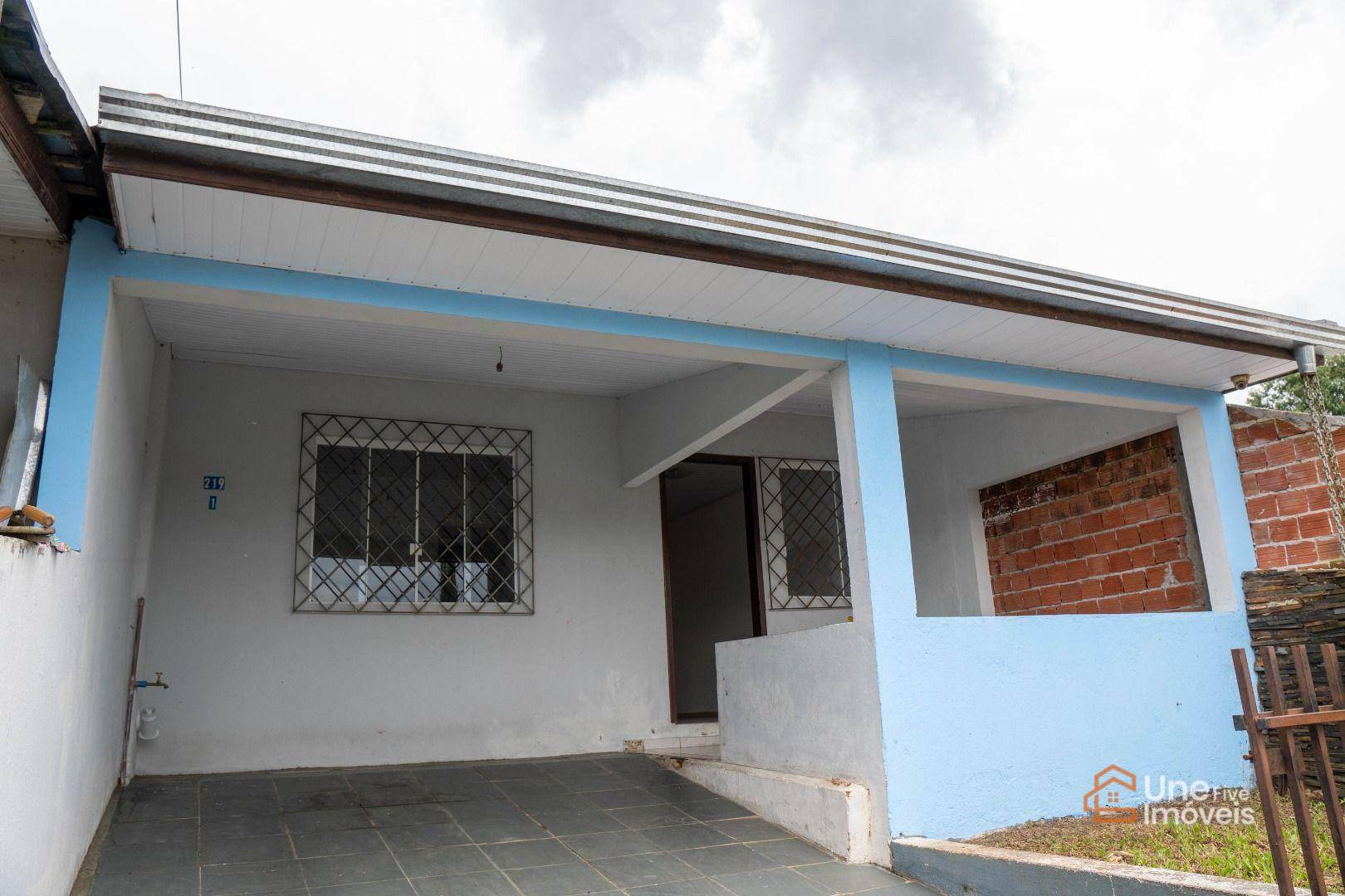 Casa à venda com 2 quartos, 70m² - Foto 2