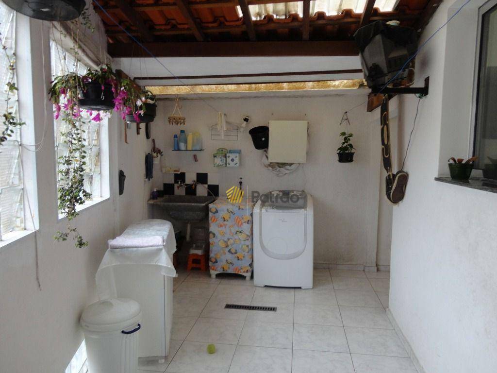 Sobrado à venda com 3 quartos, 200m² - Foto 27