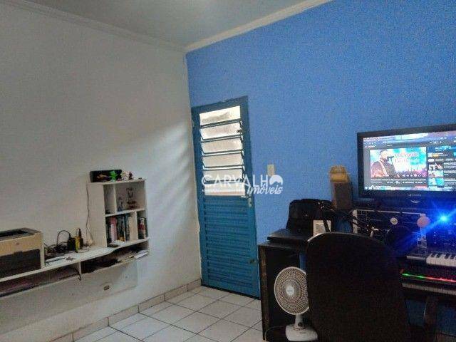 Casa à venda com 3 quartos, 75m² - Foto 2