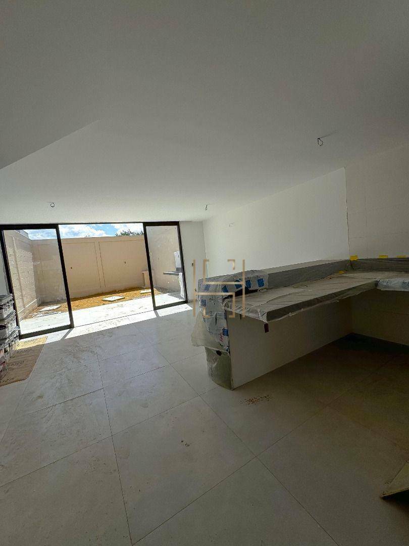 Casa de Condomínio à venda com 3 quartos, 125m² - Foto 4