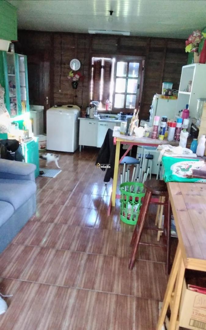 Casa à venda com 1 quarto, 100m² - Foto 3