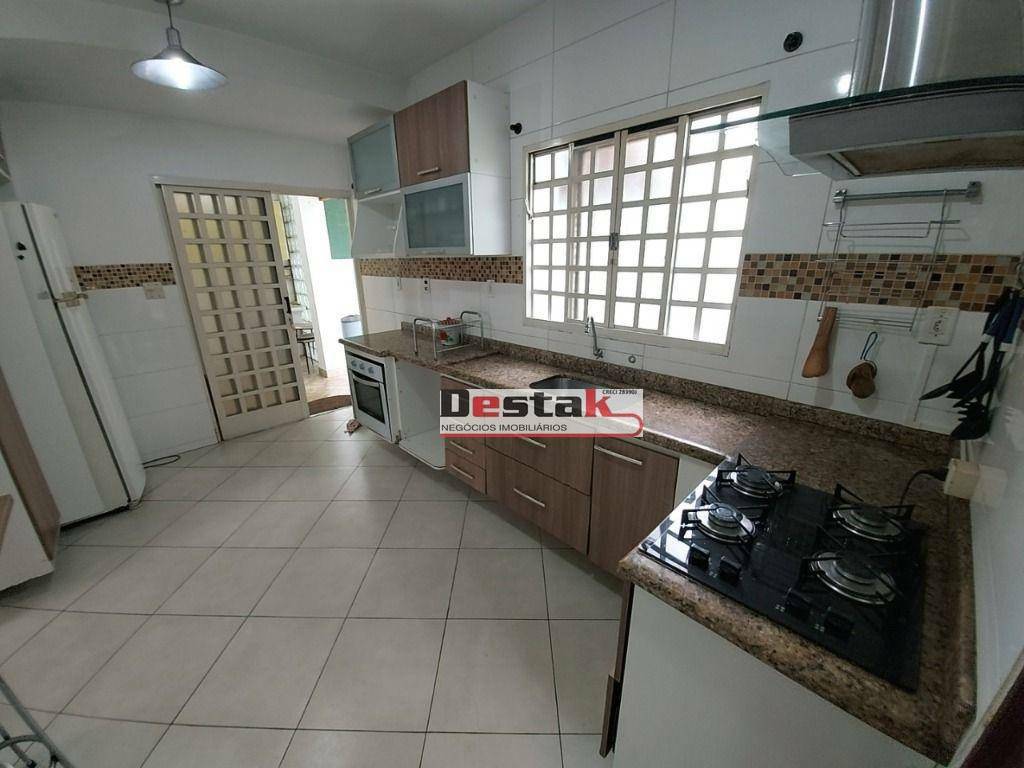 Sobrado para alugar com 3 quartos, 210m² - Foto 15